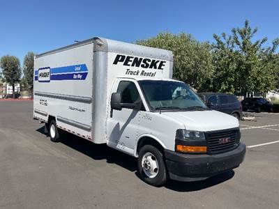 GMC G33903 Box Truck - 401HP, 6 Speed Automatic, Roll up Door