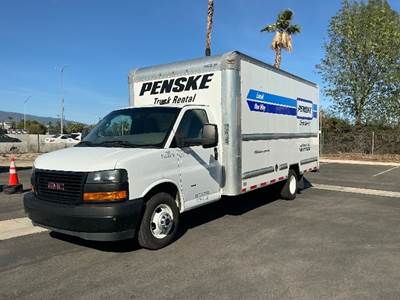 GMC G33903 Box Truck - 401HP, 6 Speed Automatic, Roll up Door
