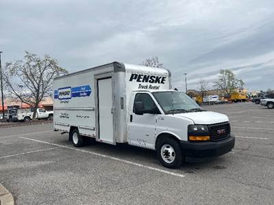 GMC G33903 Box Truck - 401HP, 6 Speed Automatic, Roll up Door