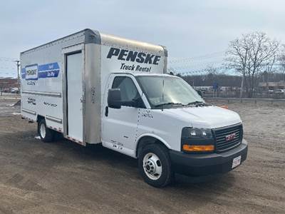 GMC G33903 Box Truck - 401HP, 6 Speed Automatic, Roll up Door