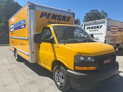 GMC G33903 Box Truck - 401HP, 6 Speed Automatic, Roll up Door