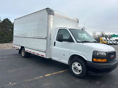 GMC G33903 Box Truck - 401HP, 6 Speed Automatic, Roll up Door