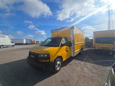 GMC G33903 Box Truck - 341HP, 6 Speed Automatic, Roll up Door