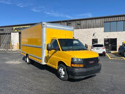 GMC G33903 Box Truck - 401HP, 6 Speed Automatic, Roll up Door