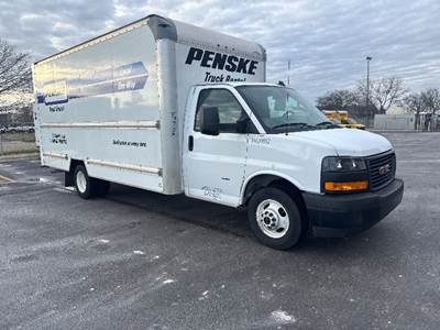 GMC G33903 Box Truck - 401HP, 6 Speed Automatic, Roll up Door