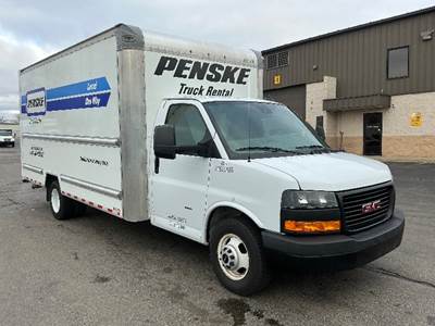 GMC G33903 Box Truck - 401HP, 6 Speed Automatic, Roll up Door