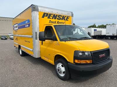 GMC G33903 Box Truck - 401HP, 6 Speed Automatic, Roll up Door