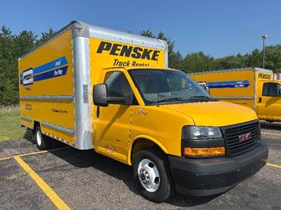 GMC G33903 Box Truck - 401HP, 6 Speed Automatic, Roll up Door