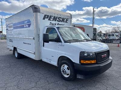 GMC G33903 Box Truck - 401HP, 6 Speed Automatic, Roll up Door
