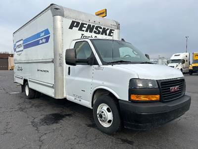 GMC G33903 Box Truck - 401HP, 6 Speed Automatic, Roll up Door