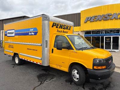 GMC G33903 Box Truck - 341HP, 6 Speed Automatic, Roll up Door