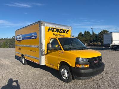 GMC G33903 Box Truck - 401HP, 6 Speed Automatic, Roll up Door