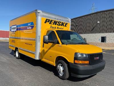 GMC G33903 Box Truck - 401HP, 6 Speed Automatic, Roll up Door