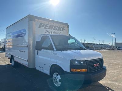 GMC G33903 Box Truck - 401HP, 6 Speed Automatic, Roll up Door