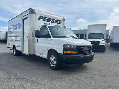 GMC G33903 Box Truck - 401HP, 6 Speed Automatic, Roll up Door