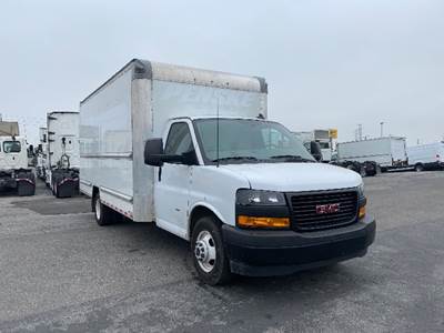 GMC G33903 Box Truck - 401HP, 6 Speed Automatic, Roll up Door