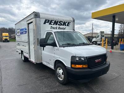 GMC G33903 Box Truck - 401HP, 6 Speed Automatic, Roll up Door