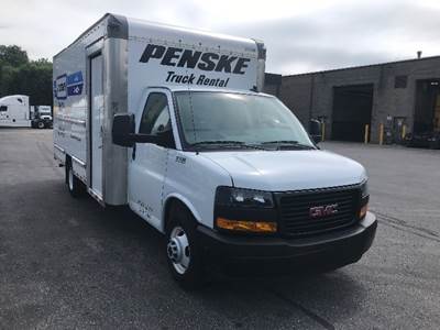 GMC G33903 Box Truck - 401HP, 6 Speed Automatic, Roll up Door