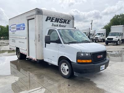 GMC G33903 Box Truck - 401HP, 6 Speed Automatic, Roll up Door