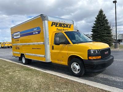 GMC G33903 Box Truck - 401HP, 6 Speed Automatic, Roll up Door