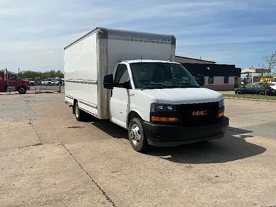 GMC G33903 Box Truck - 401HP, 6 Speed Automatic, Roll up Door