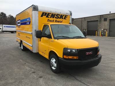 GMC G33903 Box Truck - 401HP, 6 Speed Automatic, Roll up Door