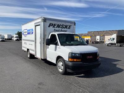 GMC G33903 Box Truck - 401HP, 6 Speed Automatic, Roll up Door