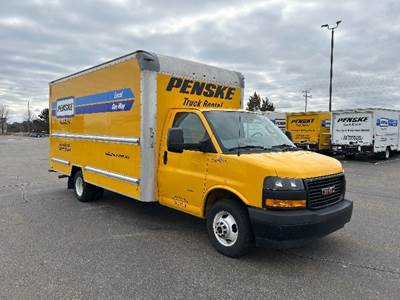 GMC G33903 Box Truck - 401HP, 6 Speed Automatic, Roll up Door