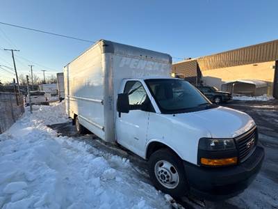 GMC G33903 Box Truck - 401HP, 6 Speed Automatic, Roll up Door
