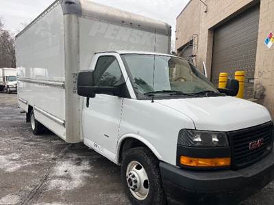 GMC G33903 Box Truck - 401HP, 6 Speed Automatic, Roll up Door