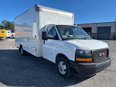 GMC G33903 Box Truck - 401HP, 6 Speed Automatic, Roll up Door