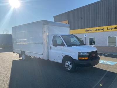 GMC G33903 Box Truck - 401HP, 6 Speed Automatic, Roll up Door