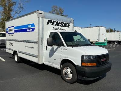 GMC G33903 Box Truck - 401HP, 6 Speed Automatic, Roll up Door