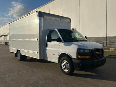 GMC G33903 Box Truck - 401HP, 6 Speed Automatic, Roll up Door