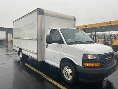 GMC G33903 Box Truck - 401HP, 6 Speed Automatic, Roll up Door