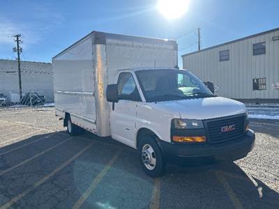 GMC G33903 Box Truck - 401HP, 6 Speed Automatic, Roll up Door