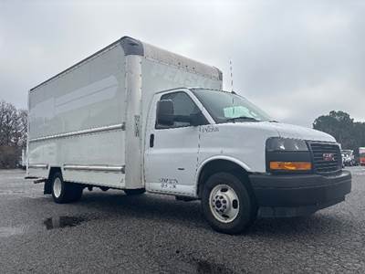 GMC G33903 Box Truck - 401HP, 6 Speed Automatic, Roll up Door
