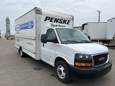 GMC G33903 Box Truck - 401HP, 6 Speed Automatic, Roll up Door