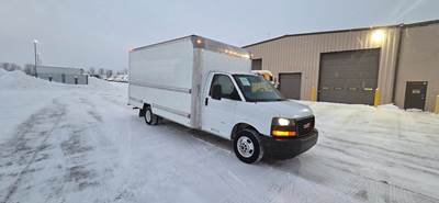 GMC G33903 Box Truck - 401HP, 6 Speed Automatic, Roll up Door