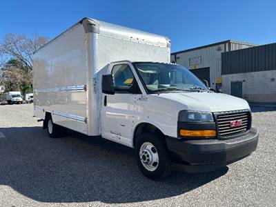 GMC G33903 Box Truck - 401HP, 6 Speed Automatic, Roll up Door