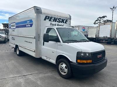 GMC G33903 Box Truck - 401HP, 6 Speed Automatic, Roll up Door