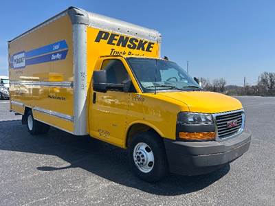 GMC G33903 Box Truck - 401HP, 6 Speed Automatic, Roll up Door