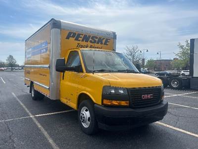 GMC G33903 Box Truck - 401HP, 6 Speed Automatic, Roll up Door