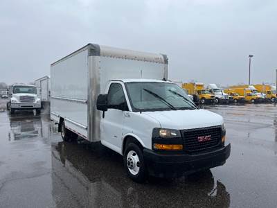 GMC G33903 Box Truck - 401HP, 6 Speed Automatic, Roll up Door