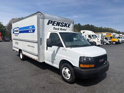 GMC G33903 Box Truck - 401HP, 6 Speed Automatic, Roll up Door
