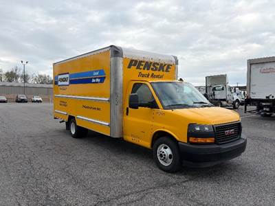 GMC G33903 Box Truck - 401HP, 6 Speed Automatic, Roll up Door