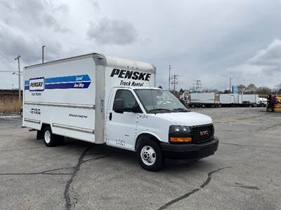 GMC G33903 Box Truck - 401HP, 6 Speed Automatic, Roll up Door