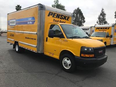 GMC G33903 Box Truck - 401HP, 6 Speed Automatic, Roll up Door