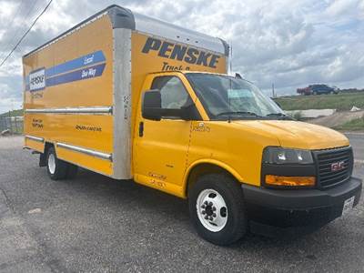 GMC G33903 Box Truck - 401HP, 6 Speed Automatic, Roll up Door