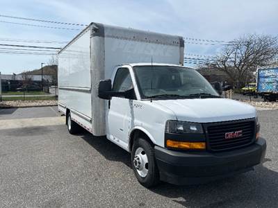 GMC G33903 Box Truck - 401HP, 6 Speed Automatic, Roll up Door